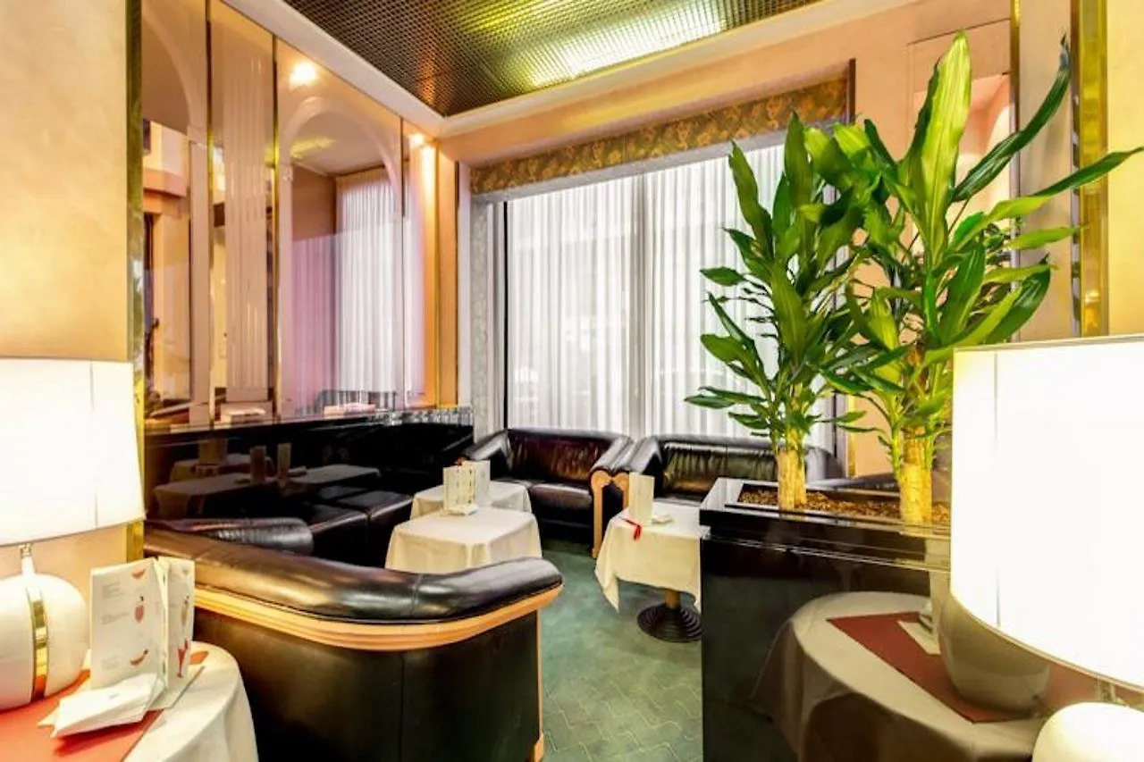 Brunelleschi Hotel Milano 4*,