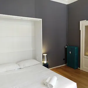 Appartamento Gray Design In Casa Epoca Isola Garibaldi