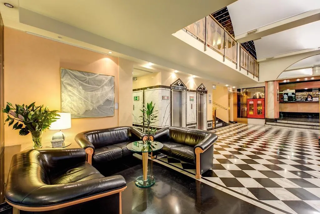 Brunelleschi Hotel Milán 4*,